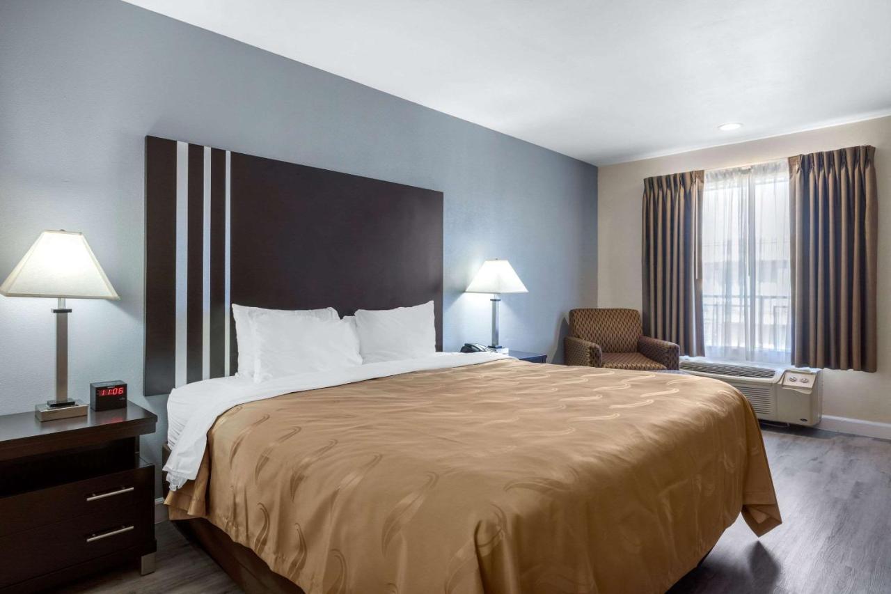 Quality Inn & Suites Huntington Beach Extérieur photo