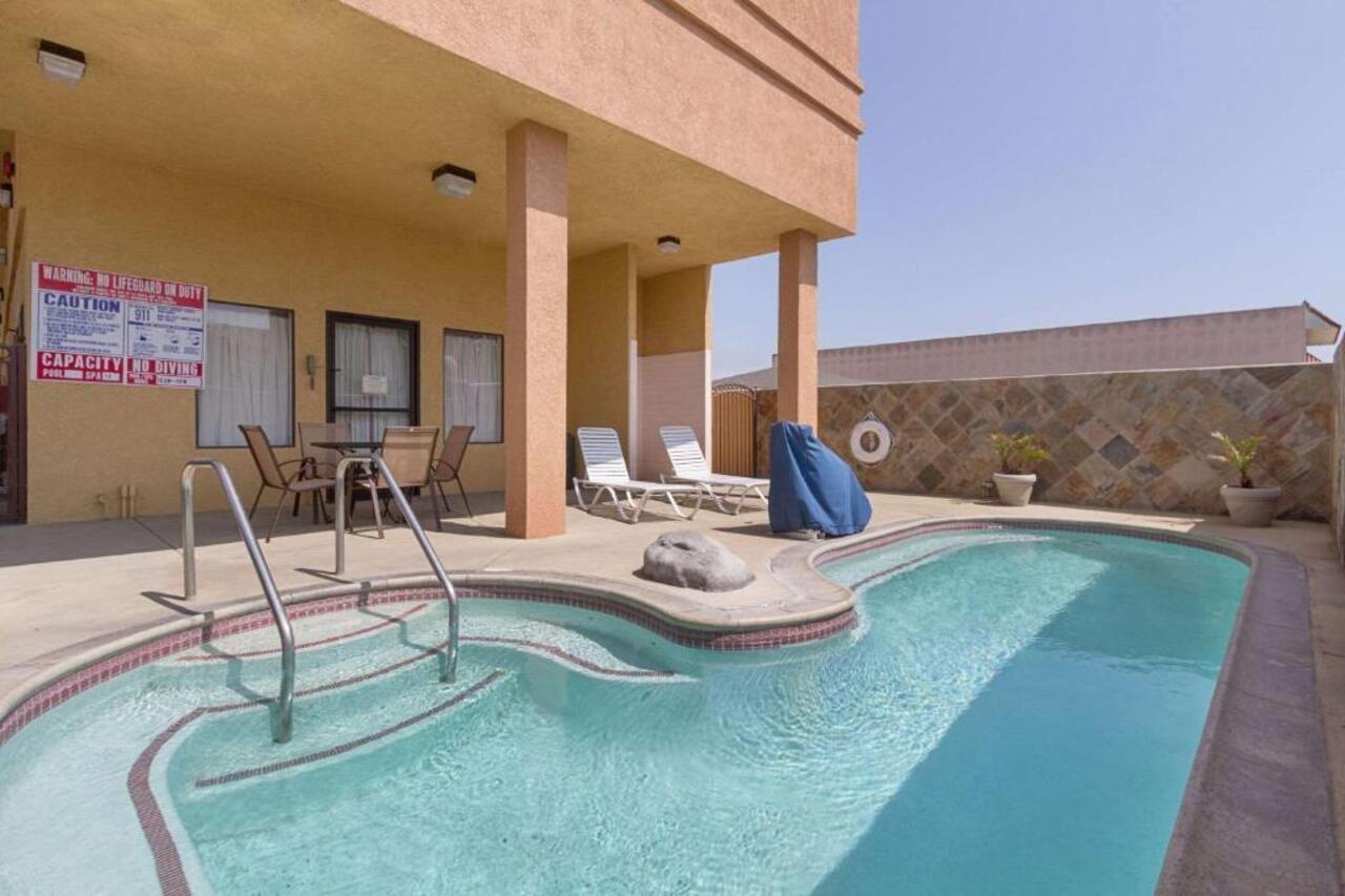 Quality Inn & Suites Huntington Beach Extérieur photo