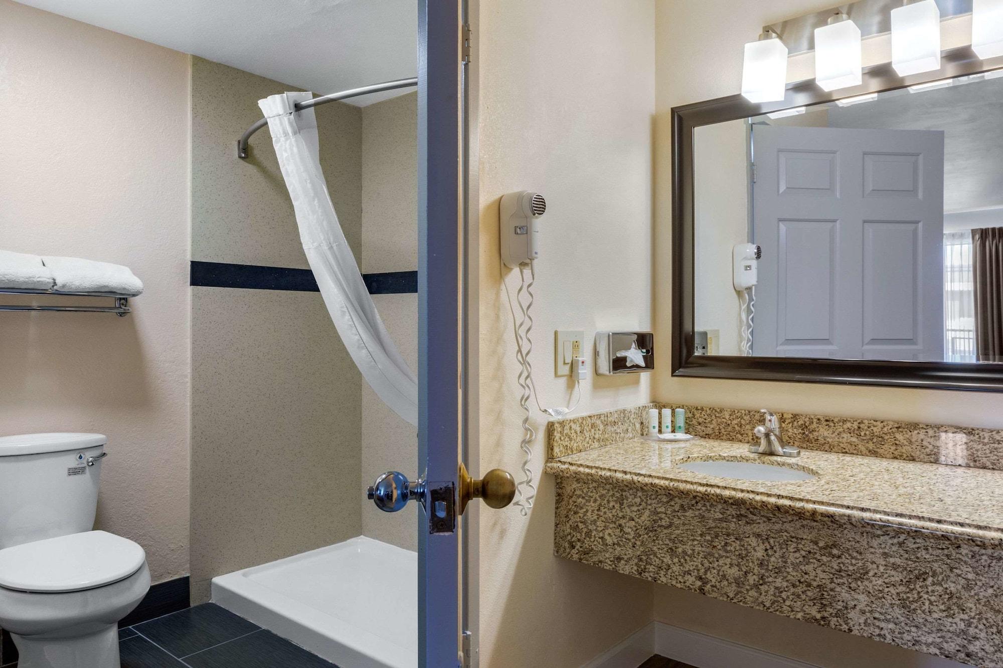 Quality Inn & Suites Huntington Beach Extérieur photo