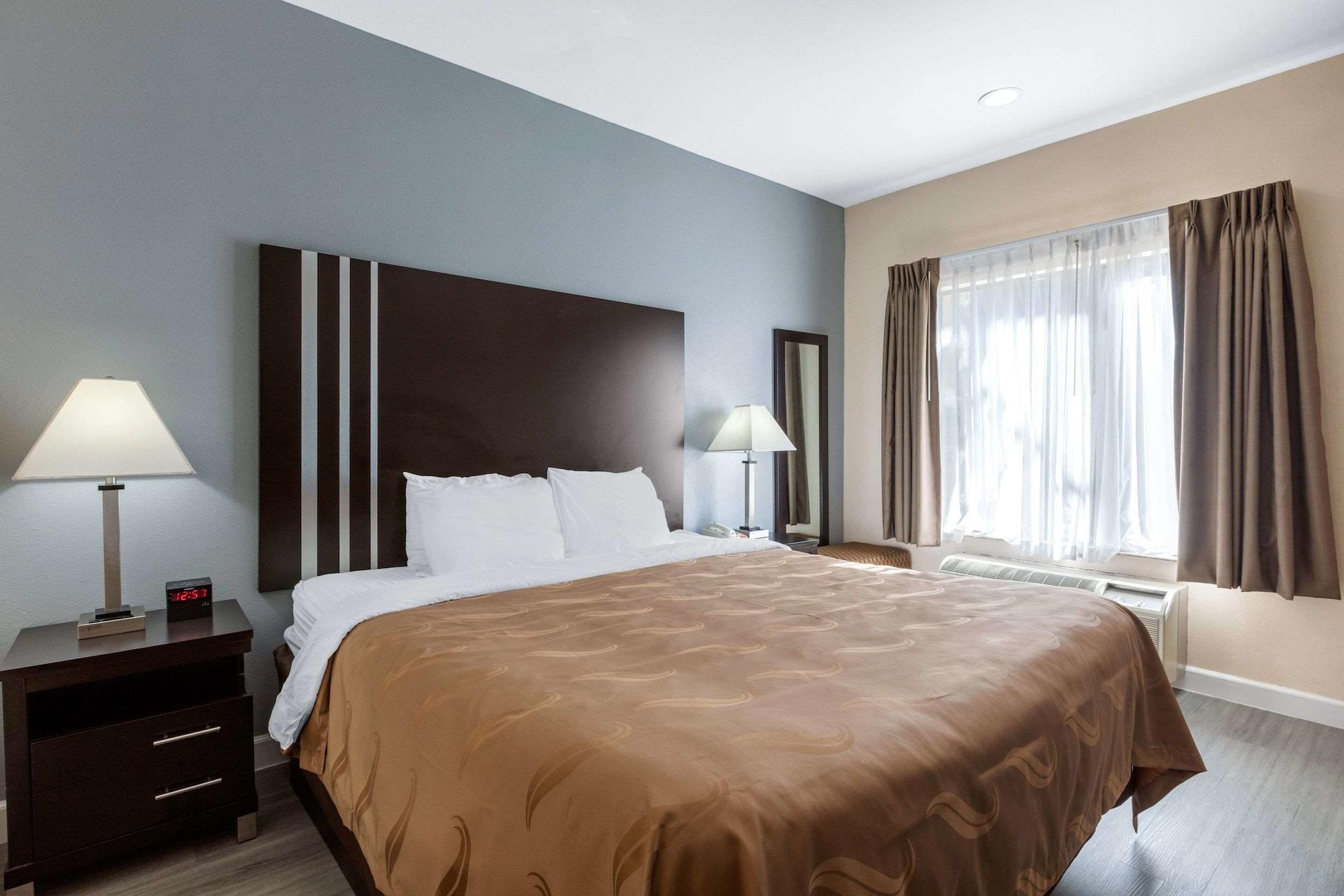 Quality Inn & Suites Huntington Beach Extérieur photo