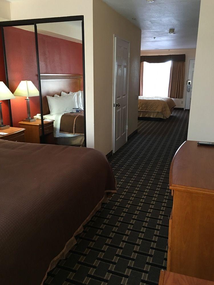 Quality Inn & Suites Huntington Beach Extérieur photo