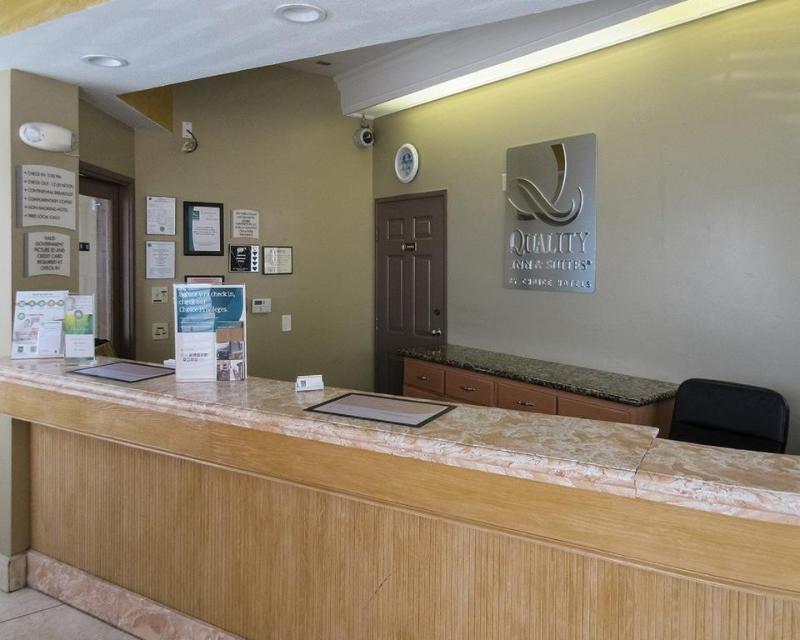 Quality Inn & Suites Huntington Beach Extérieur photo