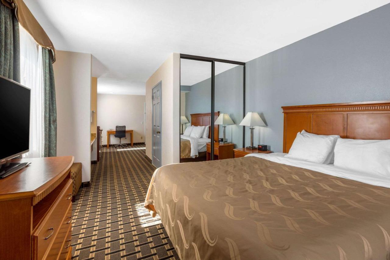 Quality Inn & Suites Huntington Beach Extérieur photo
