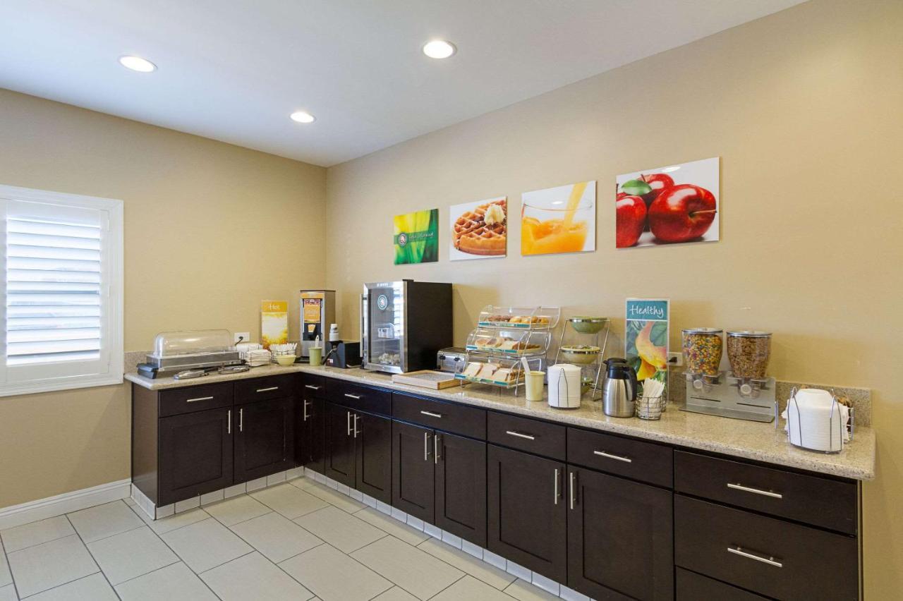 Quality Inn & Suites Huntington Beach Extérieur photo