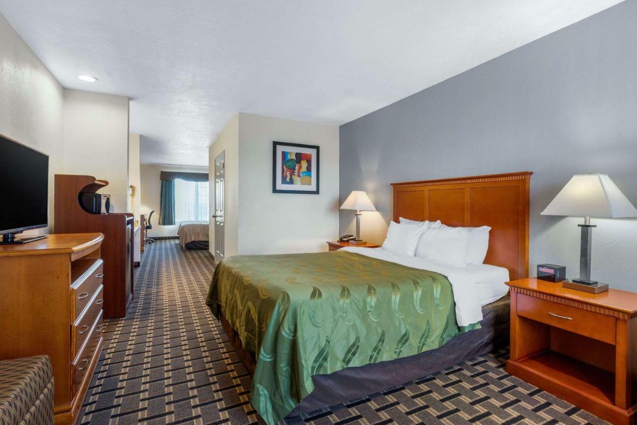 Quality Inn & Suites Huntington Beach Extérieur photo